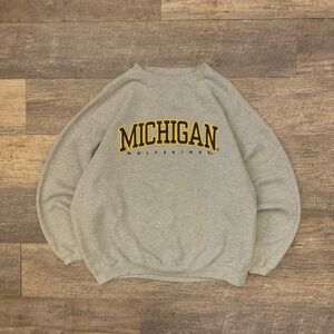 Y2K 2000s Michigan Wolverines Spellout Crewneck 
Men’s Size XL